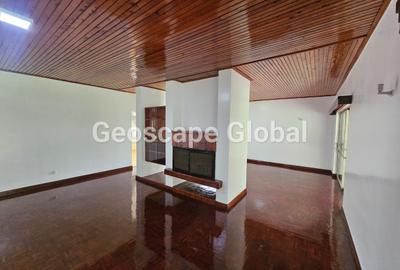 4 Bed House with En Suite in Runda