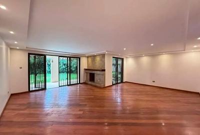 5 Bed Townhouse with En Suite in Lavington - 2