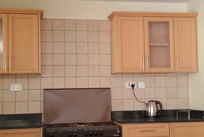 Serviced 2 Bed Apartment with En Suite at Woodavenue - 3