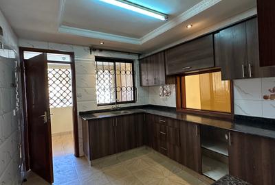 3 Bed Apartment with En Suite in Lavington - 4
