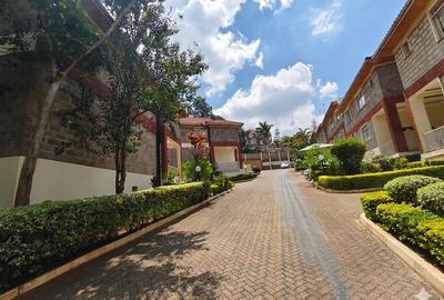 5 Bed Townhouse with En Suite in Lavington - 2