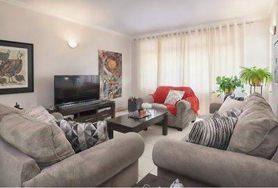 3 Bed Apartment with En Suite at Pridelands