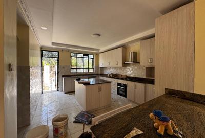 4 Bed Townhouse with En Suite in Runda - 3