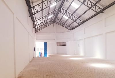 8,000 ft² Warehouse with Backup Generator in Eastern ByPass - 2