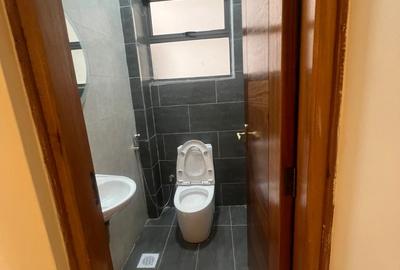 1 Bed Apartment with En Suite in Kilimani - 2