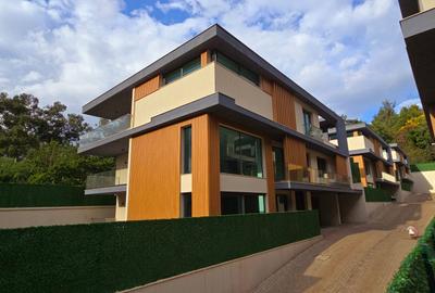 5 Bed Townhouse with En Suite at Lavington Green - 4