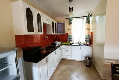 Furnished 2 Bed Apartment with En Suite in Rosslyn