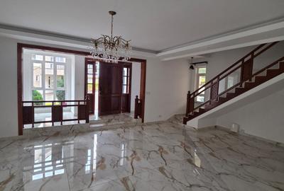 5 Bed Townhouse with En Suite in Lavington