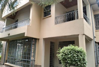 5 Bed Townhouse with En Suite in Lavington