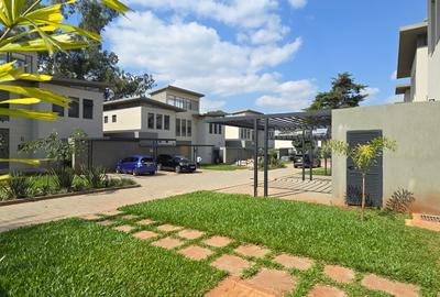 5 Bed Townhouse with En Suite in Runda