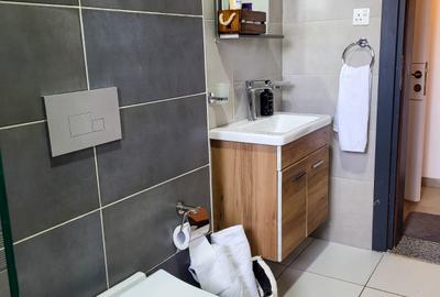 2 Bed Apartment with En Suite at Argwings Kodhek - 2