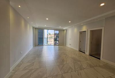 2 Bed Apartment with En Suite in Westlands Area