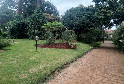 4 Bed Townhouse with En Suite in Rosslyn - 4