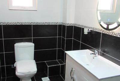 2 Bed Apartment with En Suite in Brookside - 4