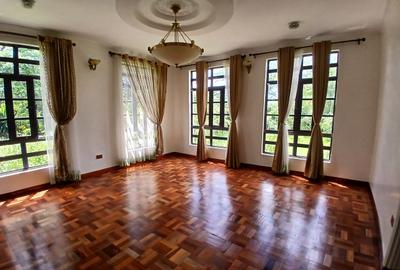 6 Bed House with En Suite in Karen