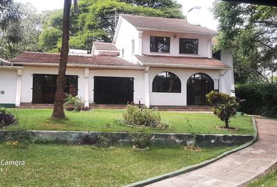 4 Bed House with En Suite in Runda