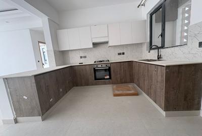 2 Bed Apartment with En Suite at Brookside - 2
