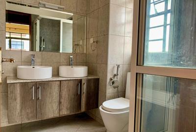 3 Bed Apartment with En Suite in Kilimani