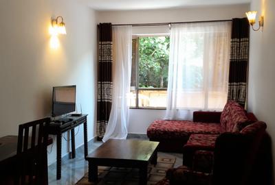 Furnished 1 Bed Apartment with En Suite in Nyari