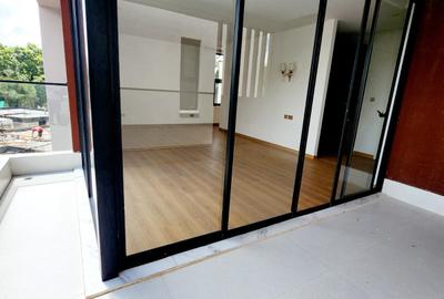 5 Bed House with En Suite at Lavington