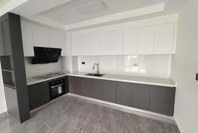 Serviced 2 Bed Apartment with En Suite at Menelik Road