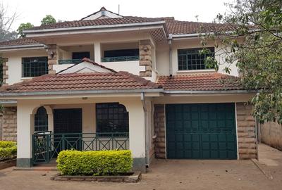 6 Bed House with En Suite at Lavington Road - 3