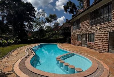 5 Bed Townhouse with En Suite at Rosslyn Rd - 2