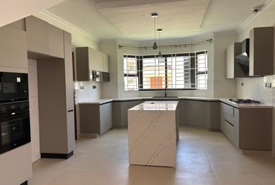 4 Bed Villa with En Suite in Karen