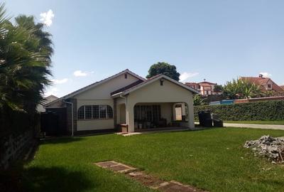 4 Bed House with En Suite at Cedar Rd - 2