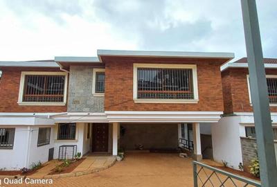 5 Bed House with En Suite in Spring Valley