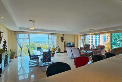 Furnished 3 Bed Apartment with En Suite in Riverside