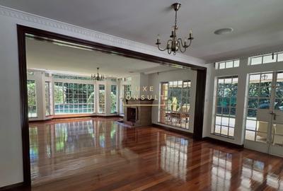 5 Bed Townhouse with Swimming Pool in Rosslyn - 2