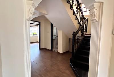 6 Bed Townhouse with En Suite at Convent Drive - 2