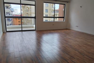 3 Bed Apartment with En Suite in Lavington