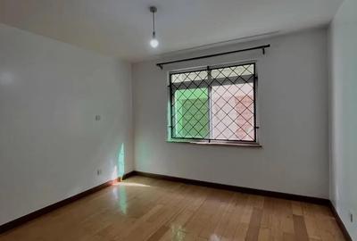 3 Bed Apartment with En Suite in Kilimani - 3