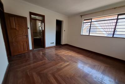 5 Bed Townhouse with En Suite in Lavington