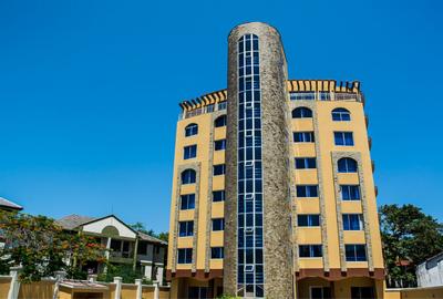 Furnished 2 Bed Apartment with En Suite at Ar1778