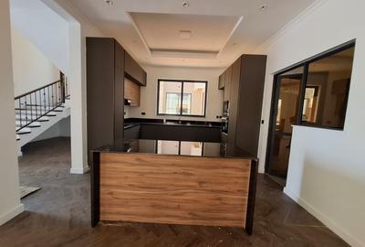 4 Bed Townhouse with En Suite in Lavington