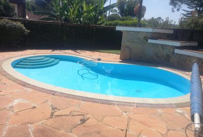 5 Bed Villa with En Suite in Runda