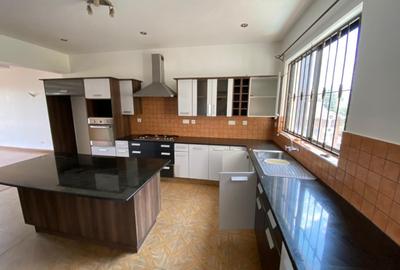 Serviced 3 Bed Apartment with En Suite in Kileleshwa