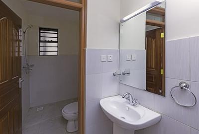 2 Bed Apartment with En Suite in Mirema