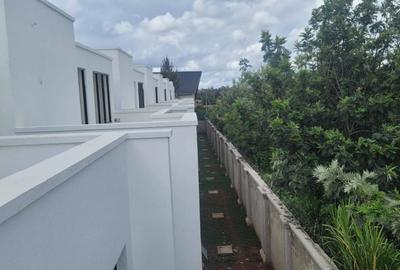 4 Bed Villa with En Suite at Eastern Bypass - 4