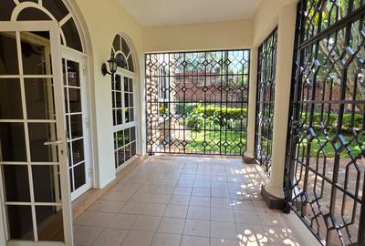 4 Bed House with En Suite in Spring Valley - 4