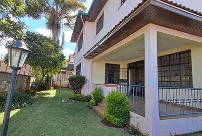 4 Bed House with En Suite in Lavington