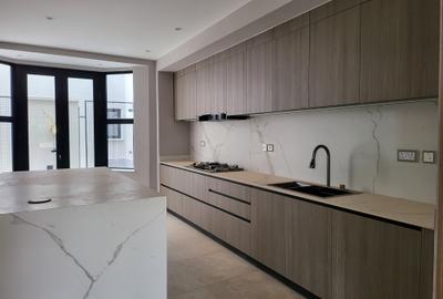 4 Bed Townhouse with En Suite in Runda - 2