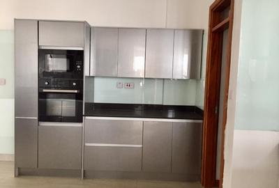 4 Bed Apartment with En Suite in General Mathenge