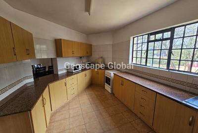 Furnished 3 Bed Apartment with En Suite in Spring Valley - 4