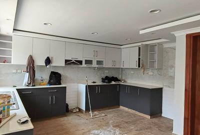 3 Bed House with En Suite in Loresho - 3