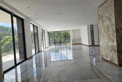 5 Bed House with En Suite in Nyari - 4