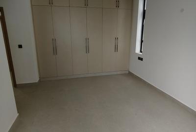 2 Bed Apartment with En Suite in Brookside - 4